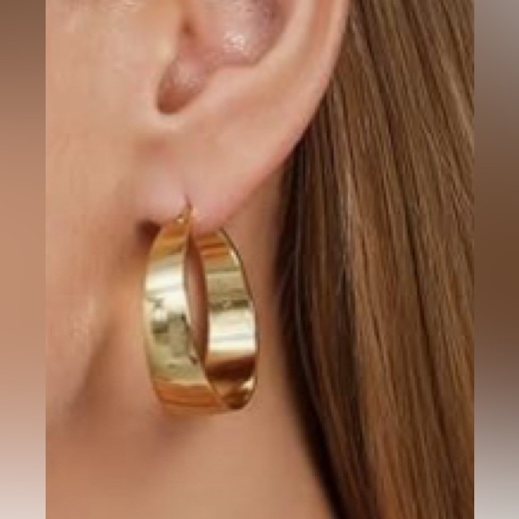 Gorgeous Neiman Marcus 18KT 925 med  hoop Earrings - Picture 3 of 3